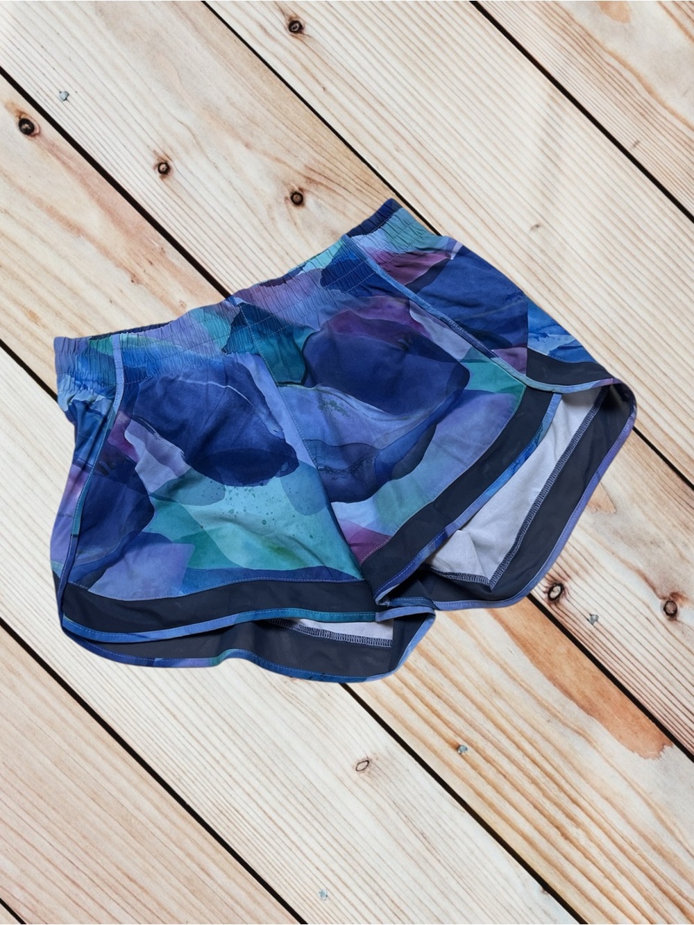 Athleta S Mesh Racer Run 4” shorts - Picture 2 of 15